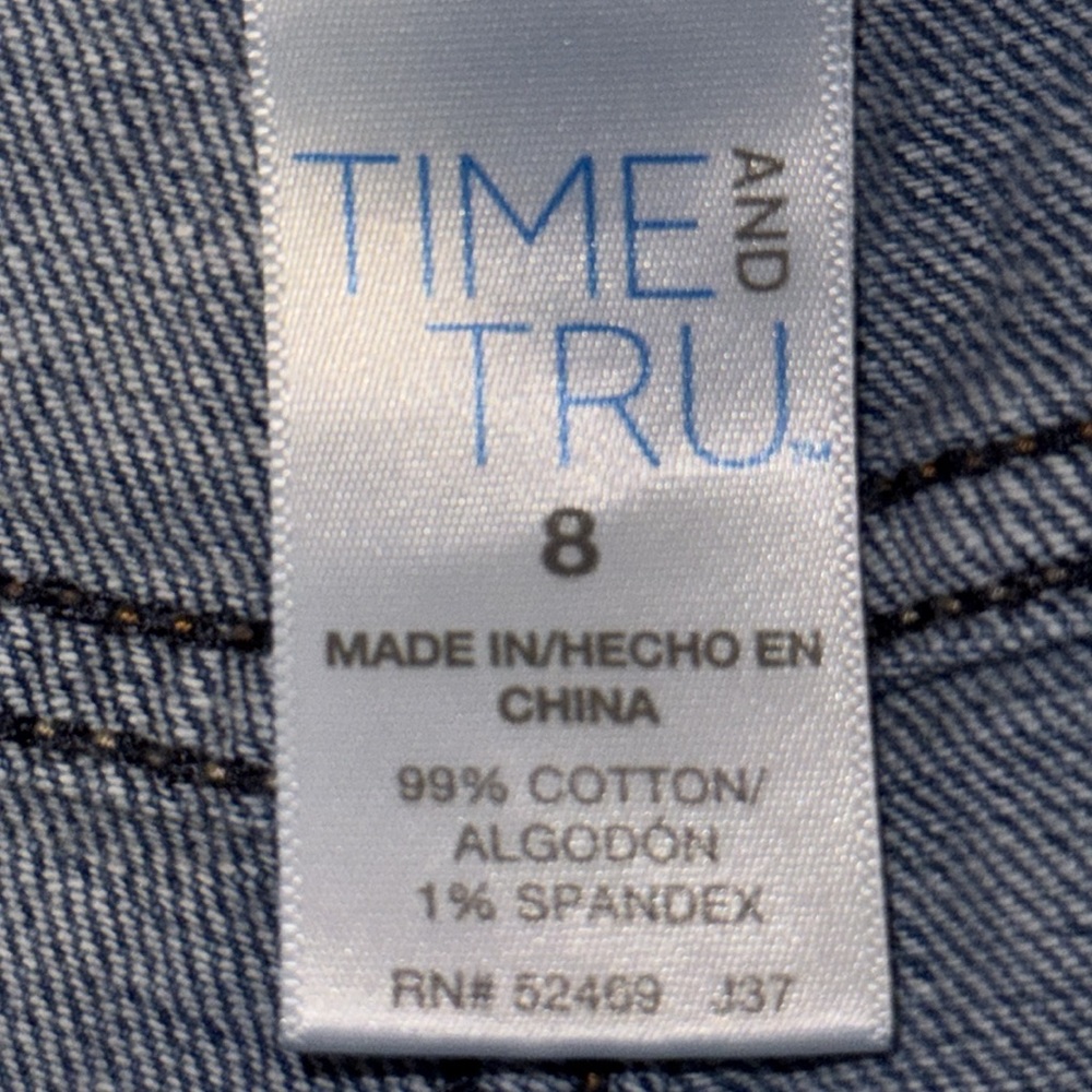 Time and Tru denim cutoff shorts women’s blue jean distressed shorts 8 short - Picture 3 of 6